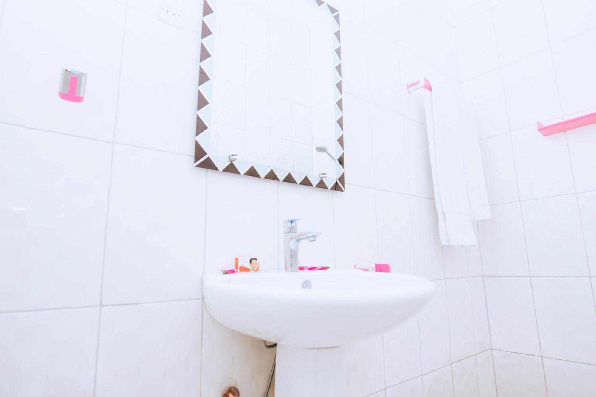Peace Guest House Muhari Ngoại thất bức ảnh